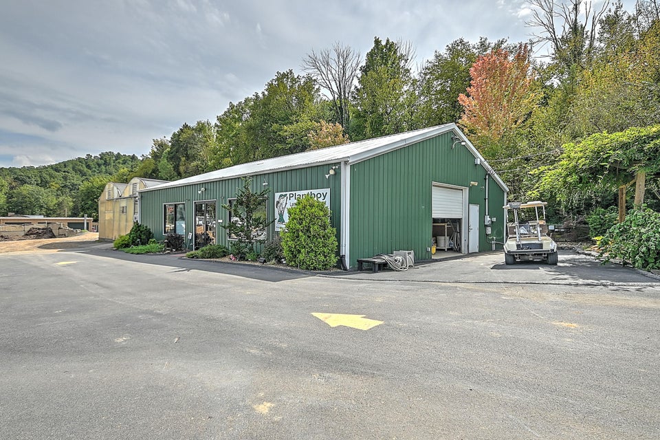 Photo #19: 954 Moreland Drive
