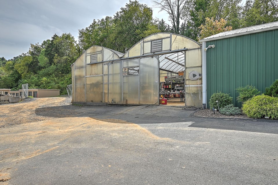 Photo #22: 954 Moreland Drive