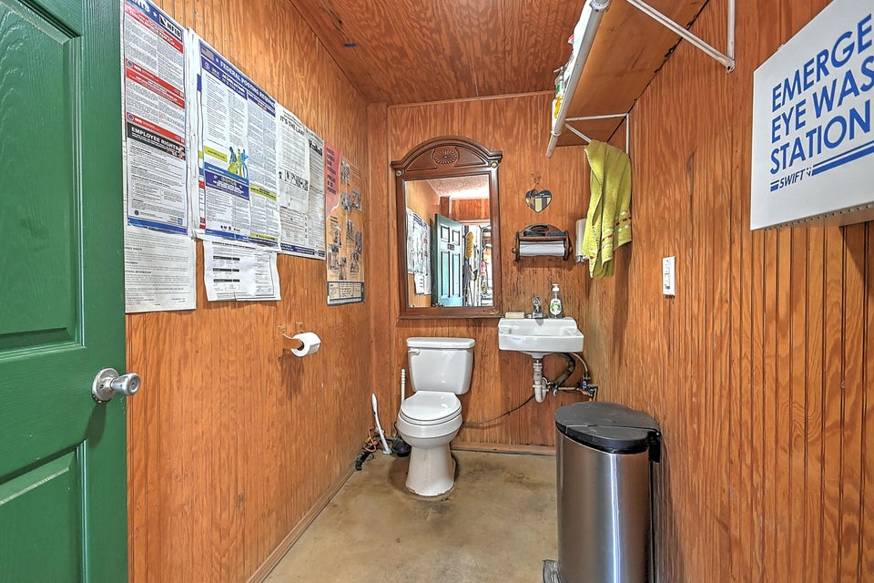 Photo #13: 954 Moreland Drive