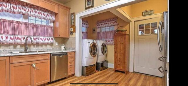 Photo #13: 126 Carter Street Street