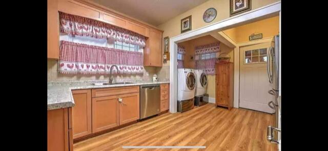 Photo #16: 126 Carter Street Street