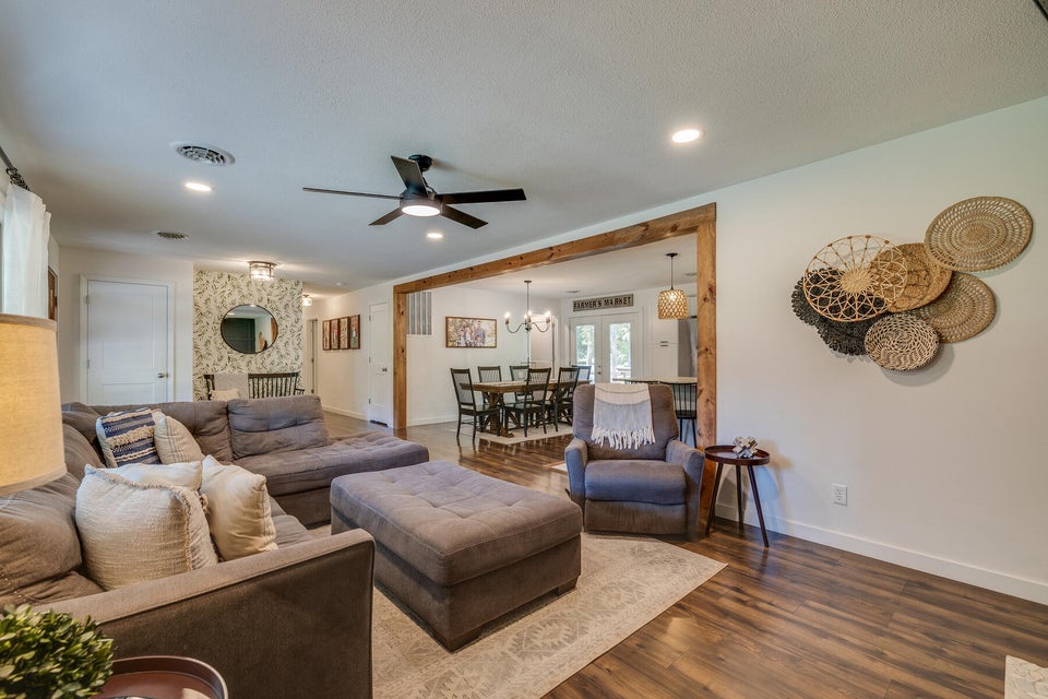Photo #10: 145 Taylortown Road