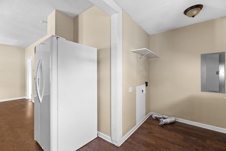 Photo #7: 2035 Tenneva Street
