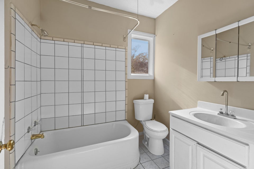 Photo #10: 2035 Tenneva Street