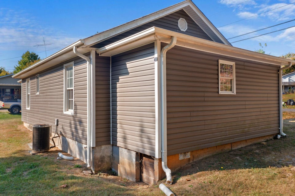 Photo #17: 2035 Tenneva Street