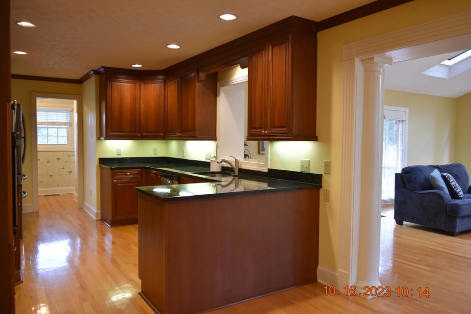 Photo #13: 908 Colfax Avenue
