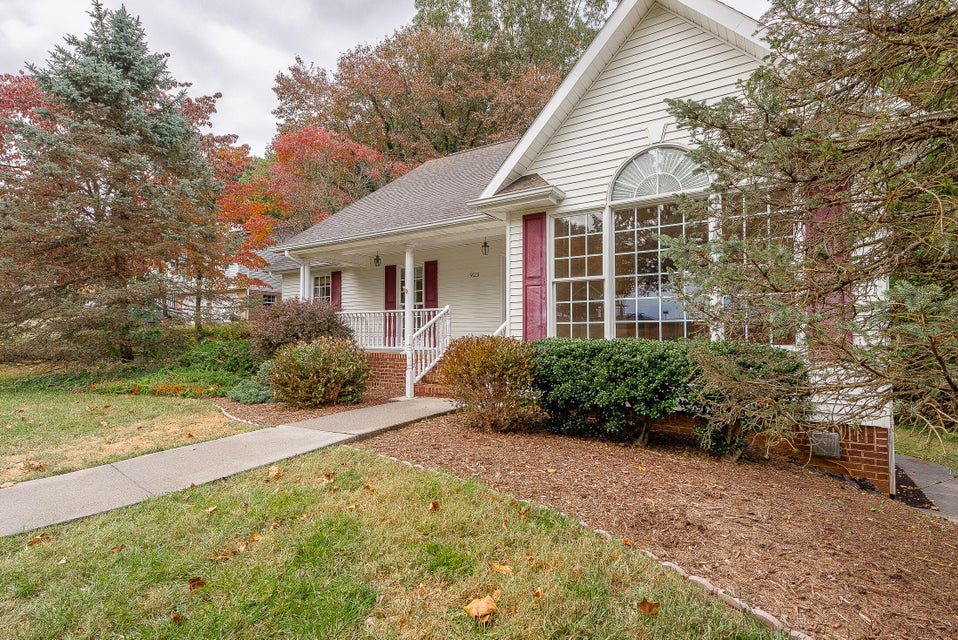 Photo #44: 923 Phyllis Street