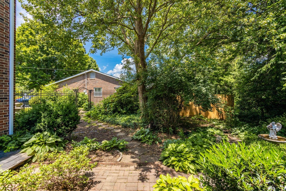 Photo #38: 2405 Camelot Circle