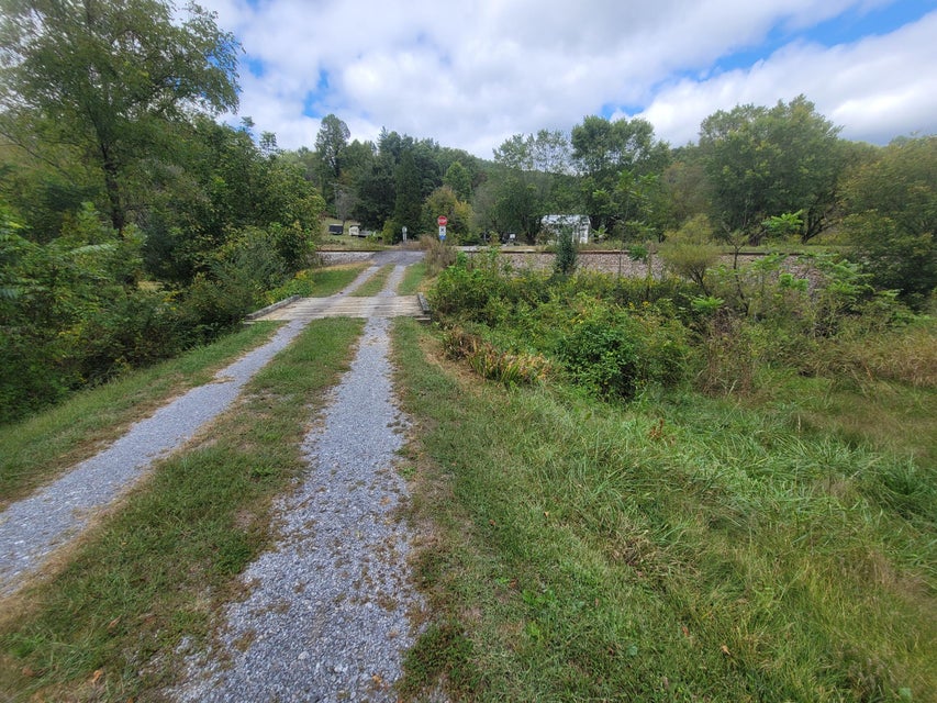 Photo #35: 1869 Daniel Boone Road