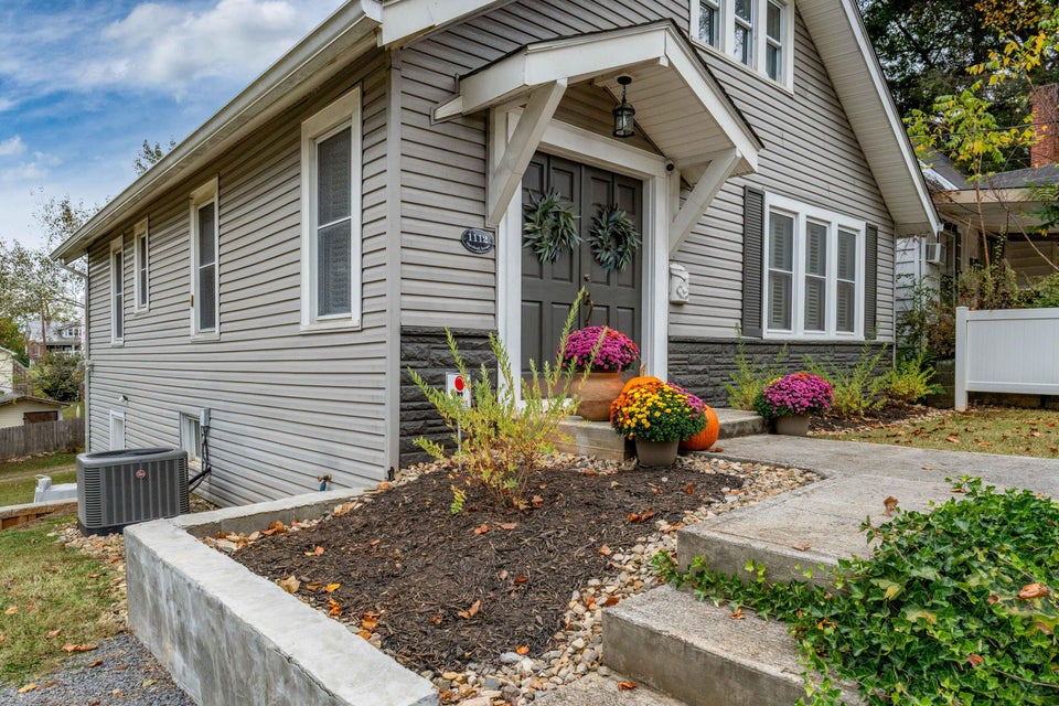 Photo #6: 1112 Maryland Avenue