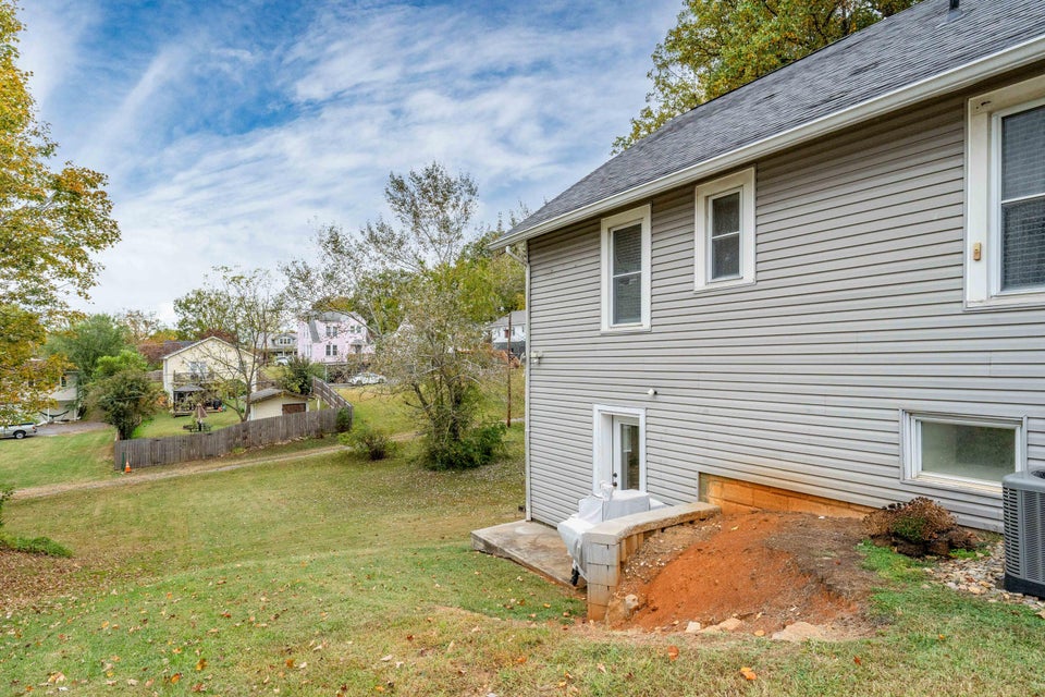 Photo #7: 1112 Maryland Avenue