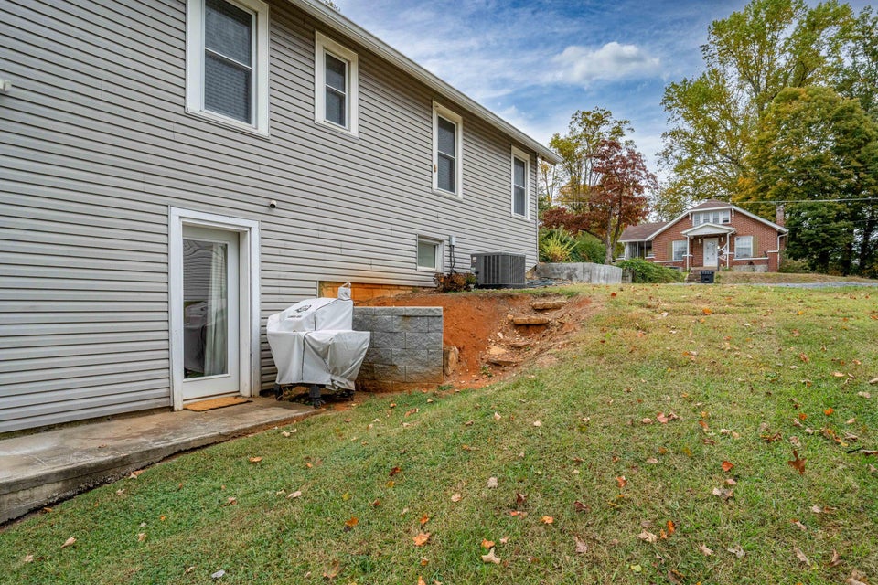 Photo #8: 1112 Maryland Avenue