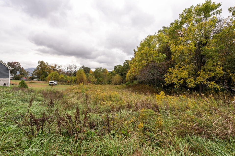 Photo #13: 442 Airport Road