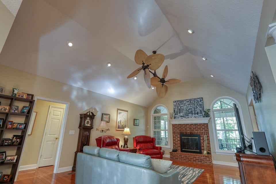 Photo #18: 107 Oakmont Lane