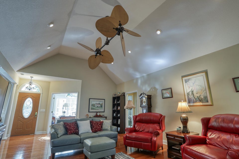 Photo #22: 107 Oakmont Lane