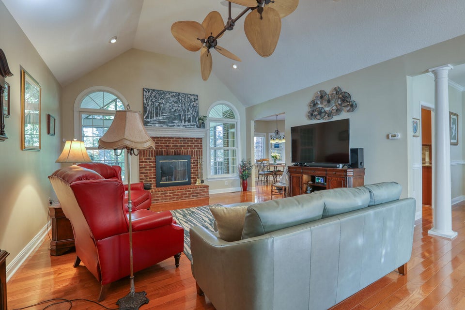 Photo #25: 107 Oakmont Lane