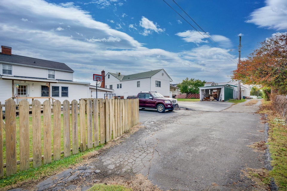 Photo #35: 407 D Street