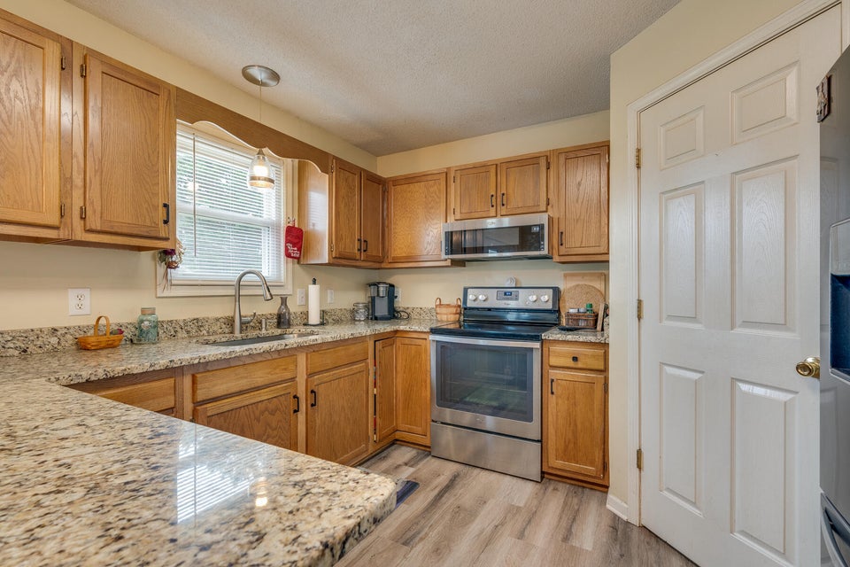 Photo #8: 102 Meadow View Farms Drive