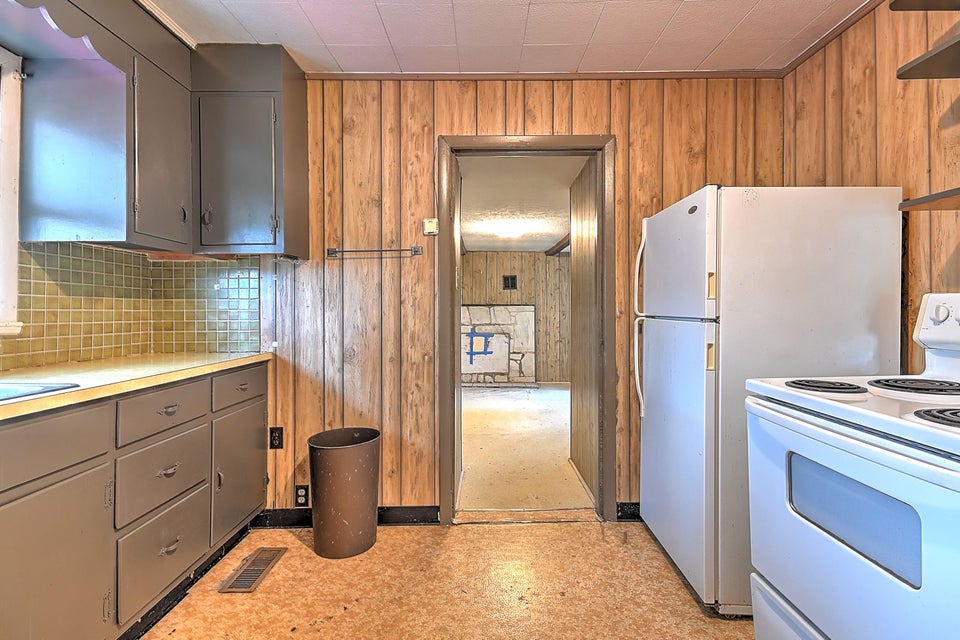 Photo #18: 10143 Oak Grove Road