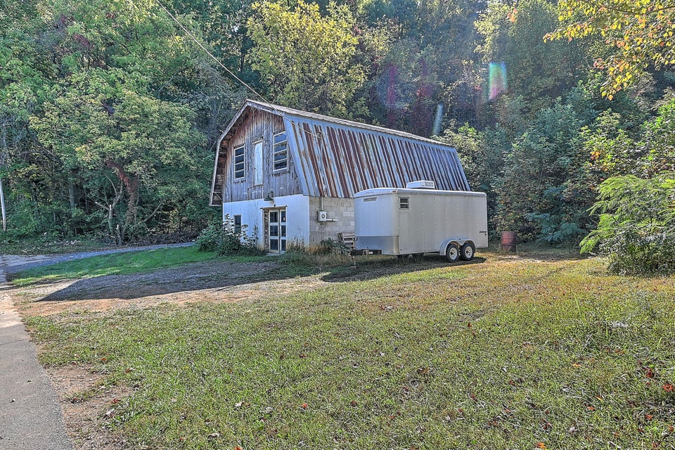Photo #37: 420 Bearfield Road