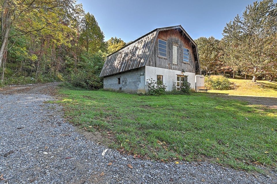 Photo #38: 420 Bearfield Road