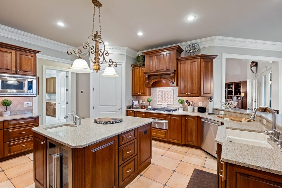 Photo #18: 5325 Reserve Boulevard