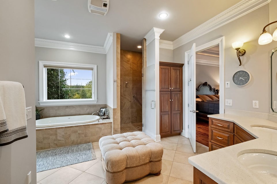 Photo #33: 5325 Reserve Boulevard