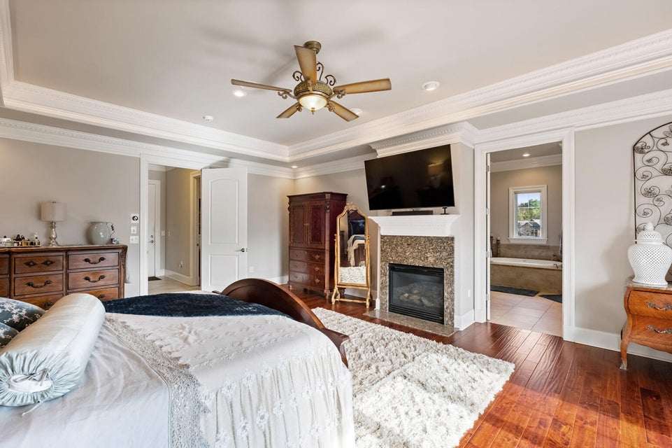 Photo #45: 5325 Reserve Boulevard