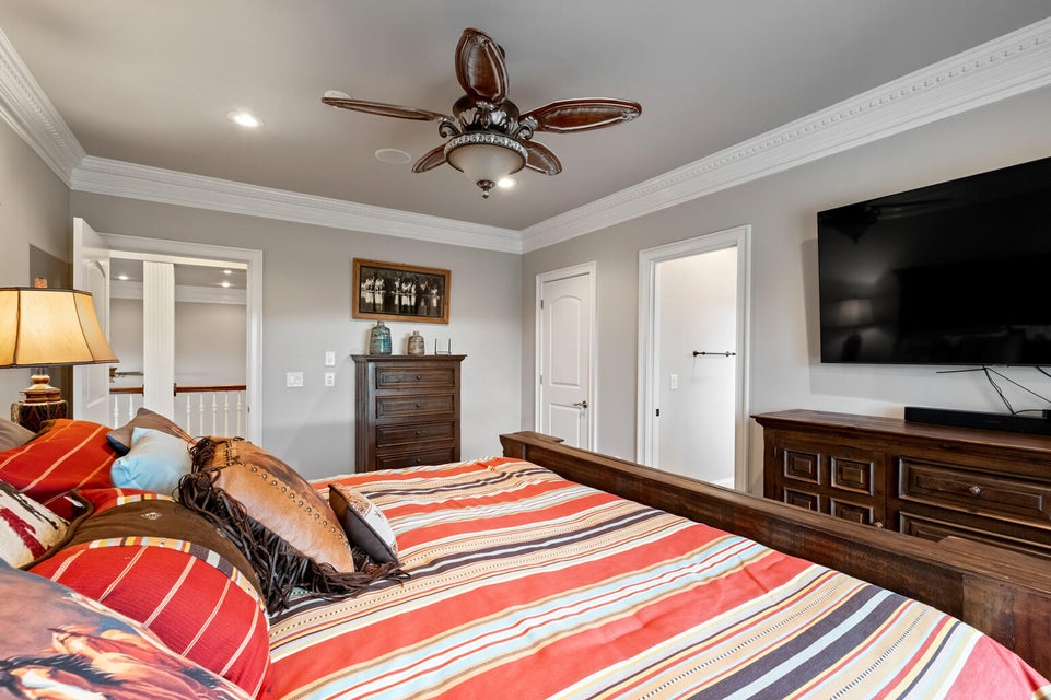 Photo #66: 5325 Reserve Boulevard