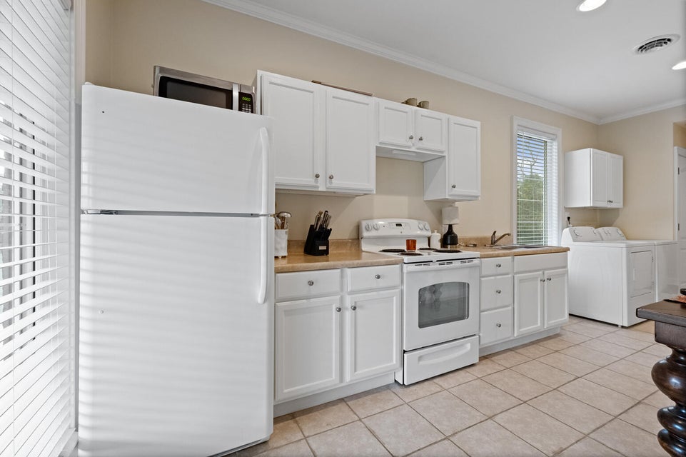 Photo #94: 5325 Reserve Boulevard