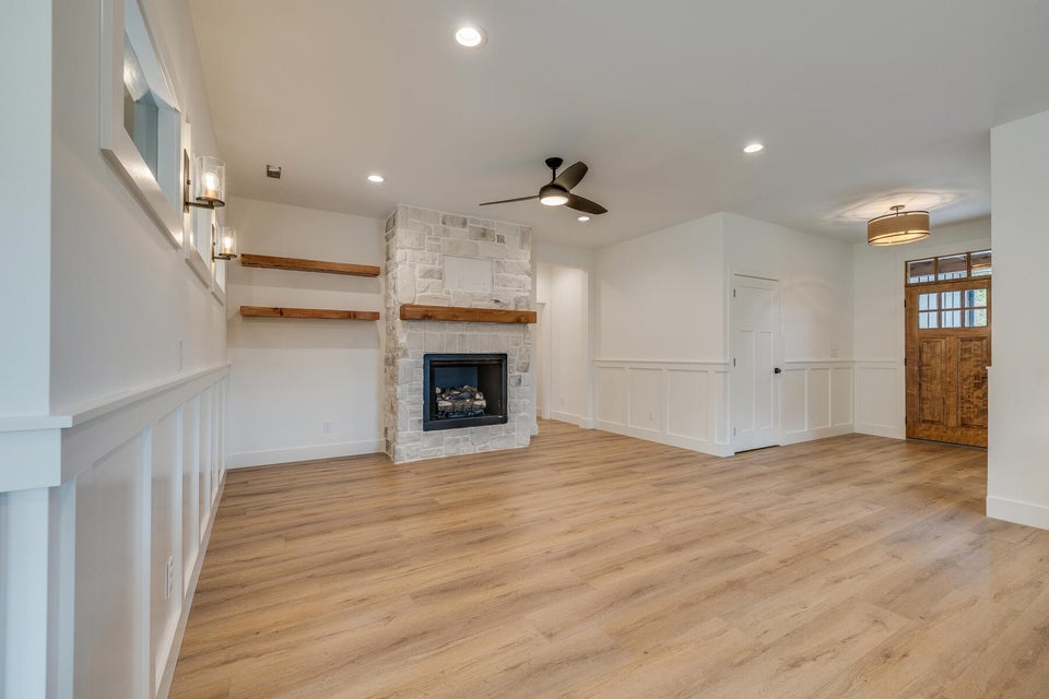 Photo #9: 704 Gardenia Drive Drive