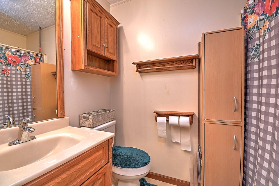Photo #13: 415 Walnut Street