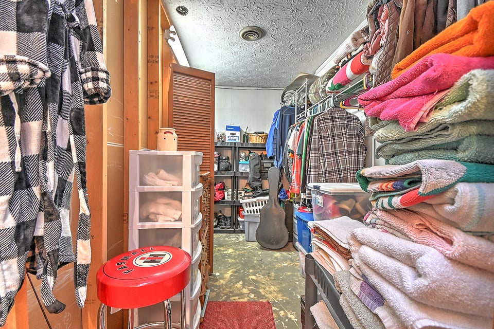 Photo #38: 415 Walnut Street