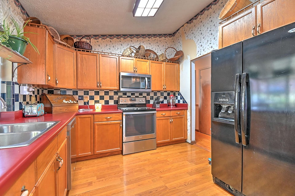 Photo #48: 415 Walnut Street