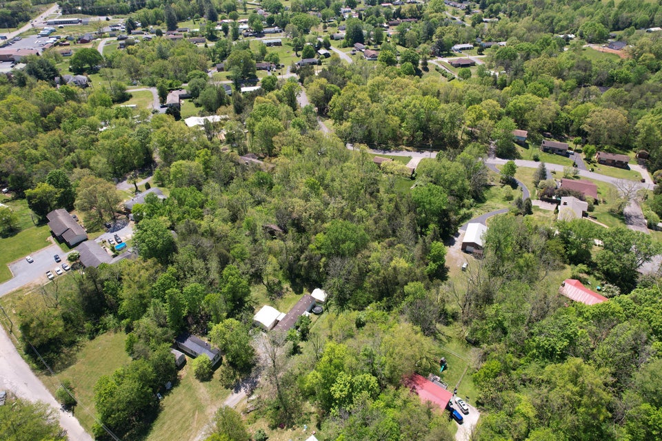 Photo #3: 165 Brookfield Lane