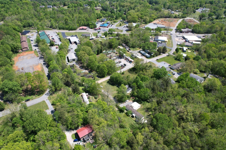 Photo #7: 165 Brookfield Lane