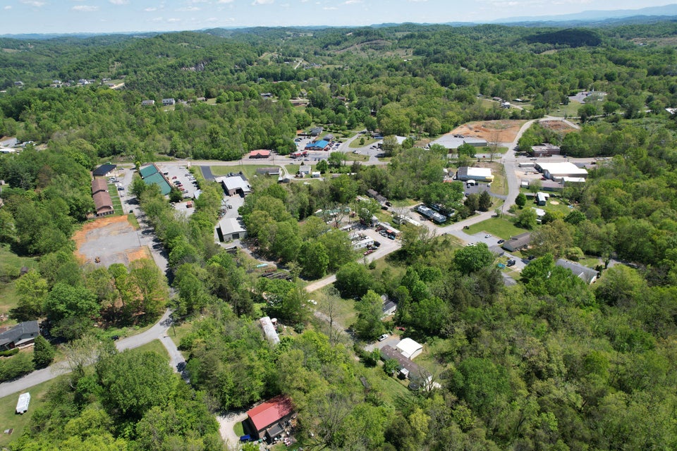 Photo #8: 165 Brookfield Lane