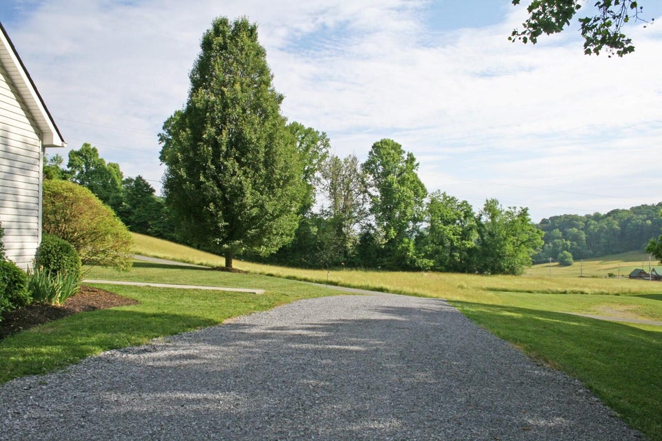 Photo #40: 127 Ivy Lane