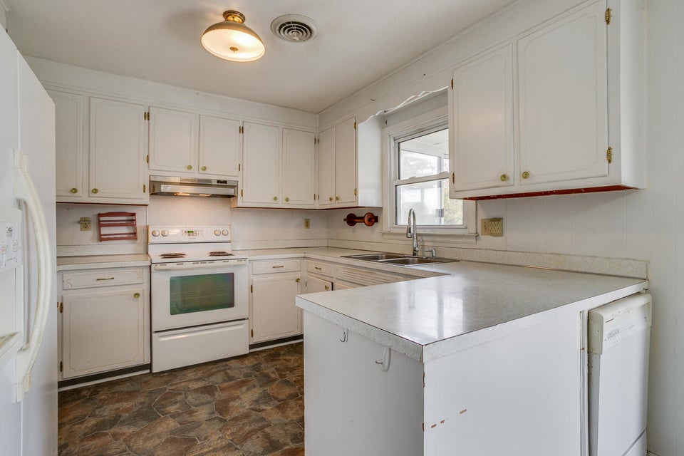 Photo #13: 385 Meadowcrest