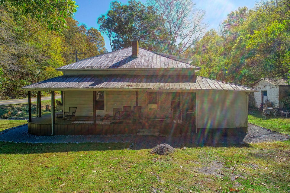 Photo #3: 651 N Highway 340