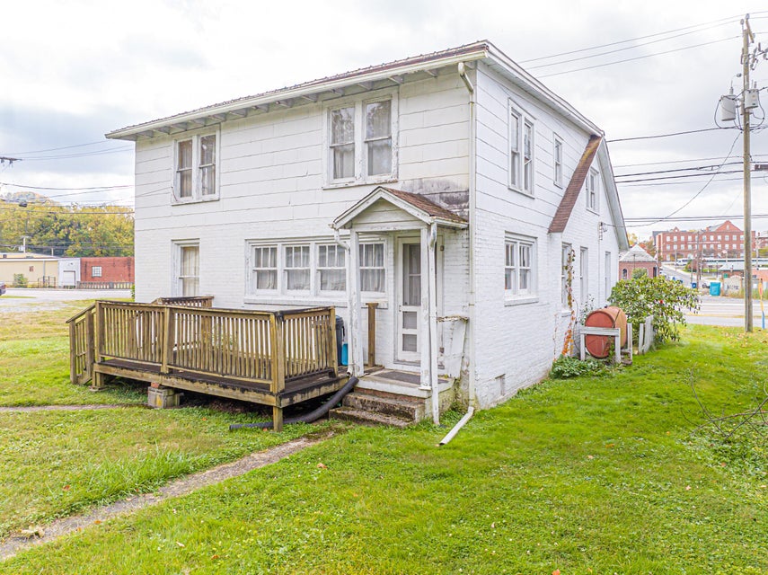 Photo #4: 211 Commerce Street
