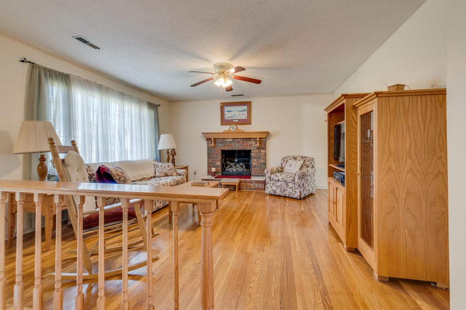 Photo #6: 160 Boone Avenue
