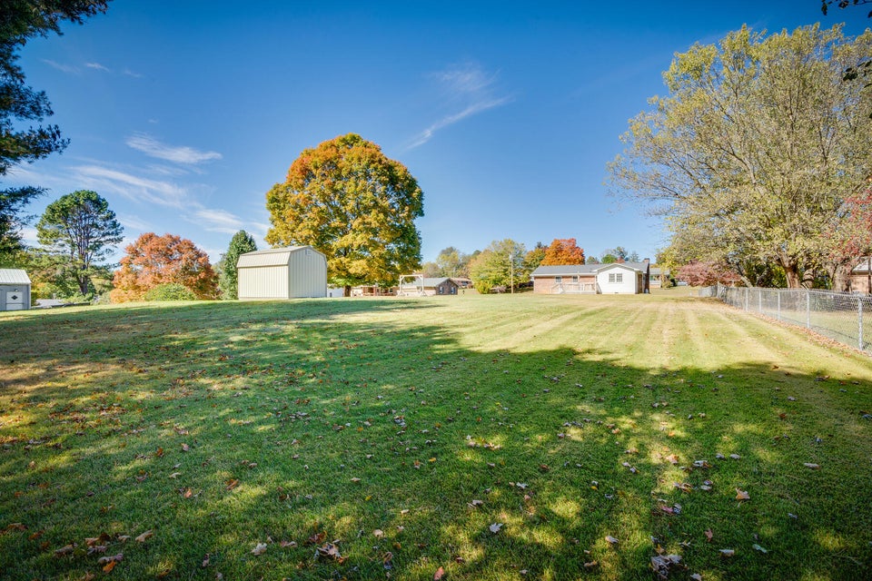 Photo #47: 160 Boone Avenue