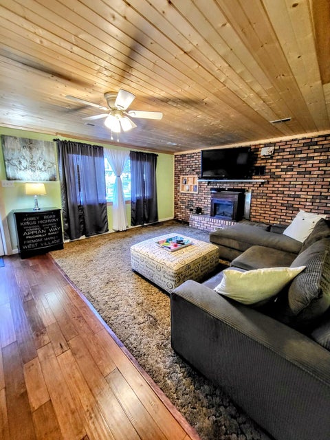 Photo #7: 109 Oak Road