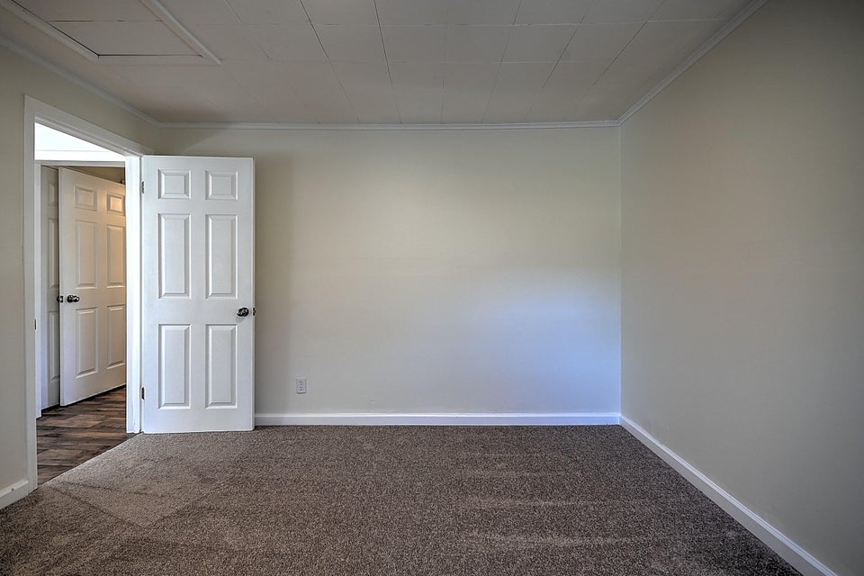 Photo #20: 1123 Lakeview Drive