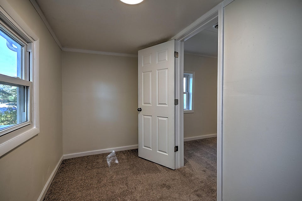 Photo #28: 1123 Lakeview Drive