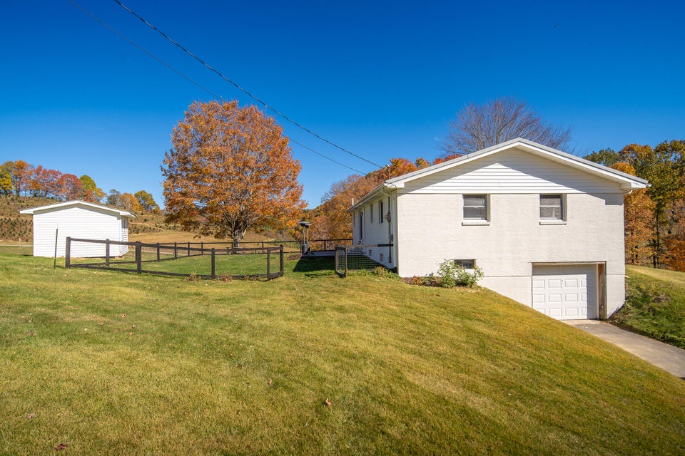Photo #14: 1234 Bulldog Road