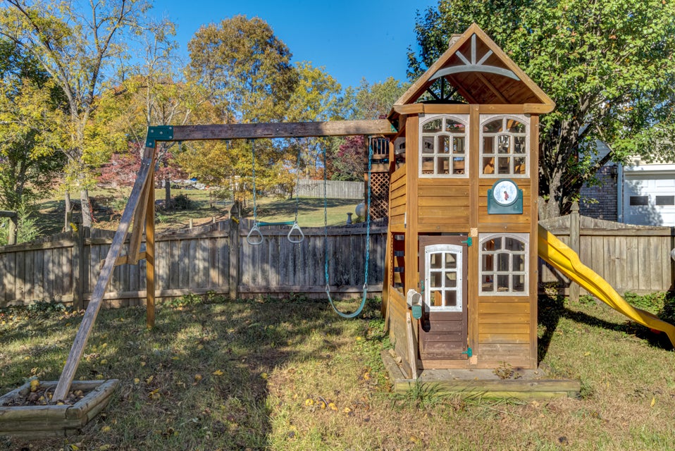 Photo #33: 828 Ava Drive