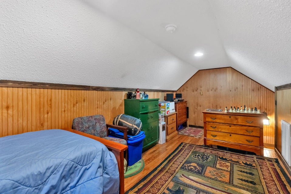 Photo #39: 1040 Oakland Drive