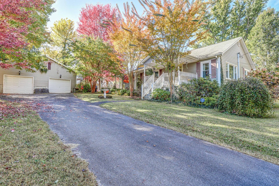 Photo #6: 544 Mayfield Avenue